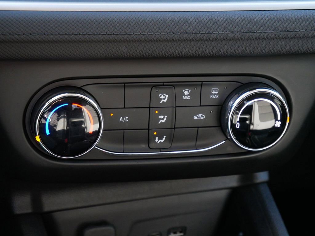 Used 2025 Chevrolet TrailBlazer LS w/ LS Convenience Package AWD/4WD image 24