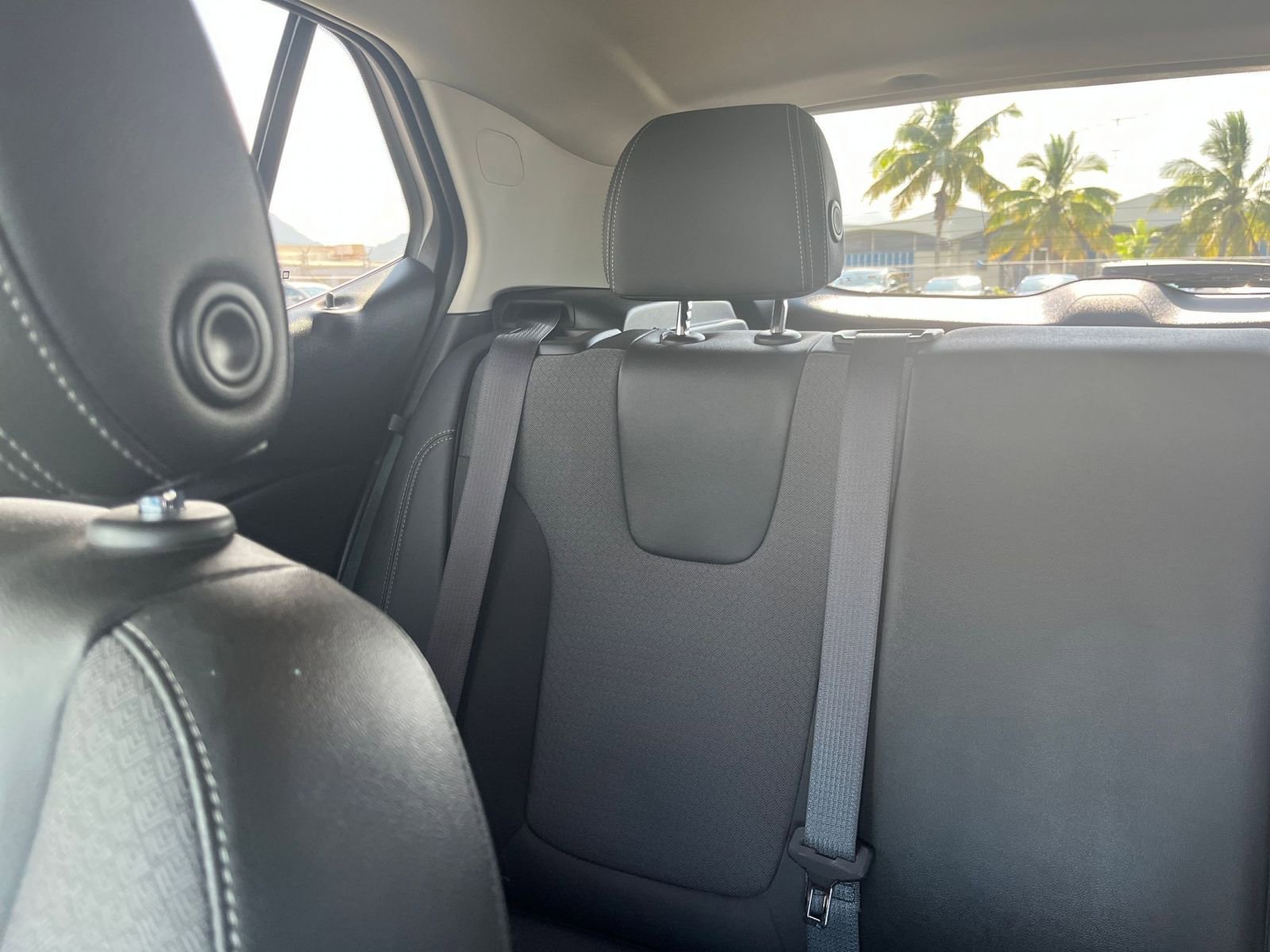 Used 2025 Buick Encore GX Preferred image 38