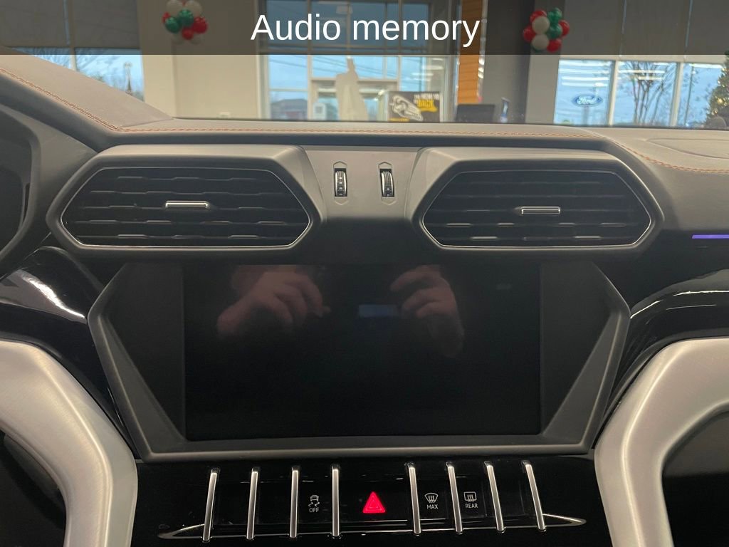 Used 2019 Lamborghini Urus image 17