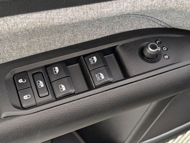 Certified 2023 Jeep Compass Sport image 11