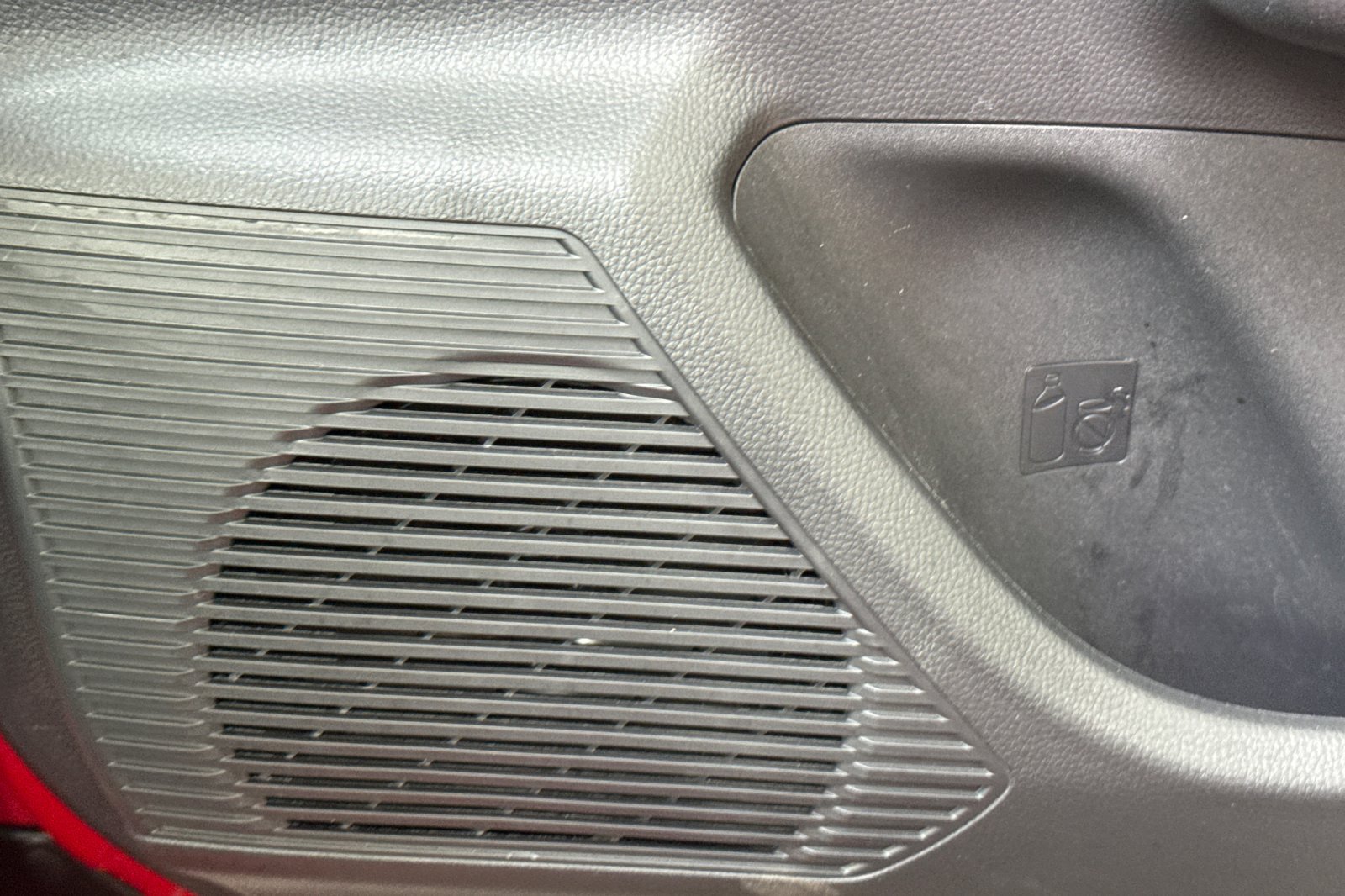 Used 2025 Toyota Prius LE FWD image 21