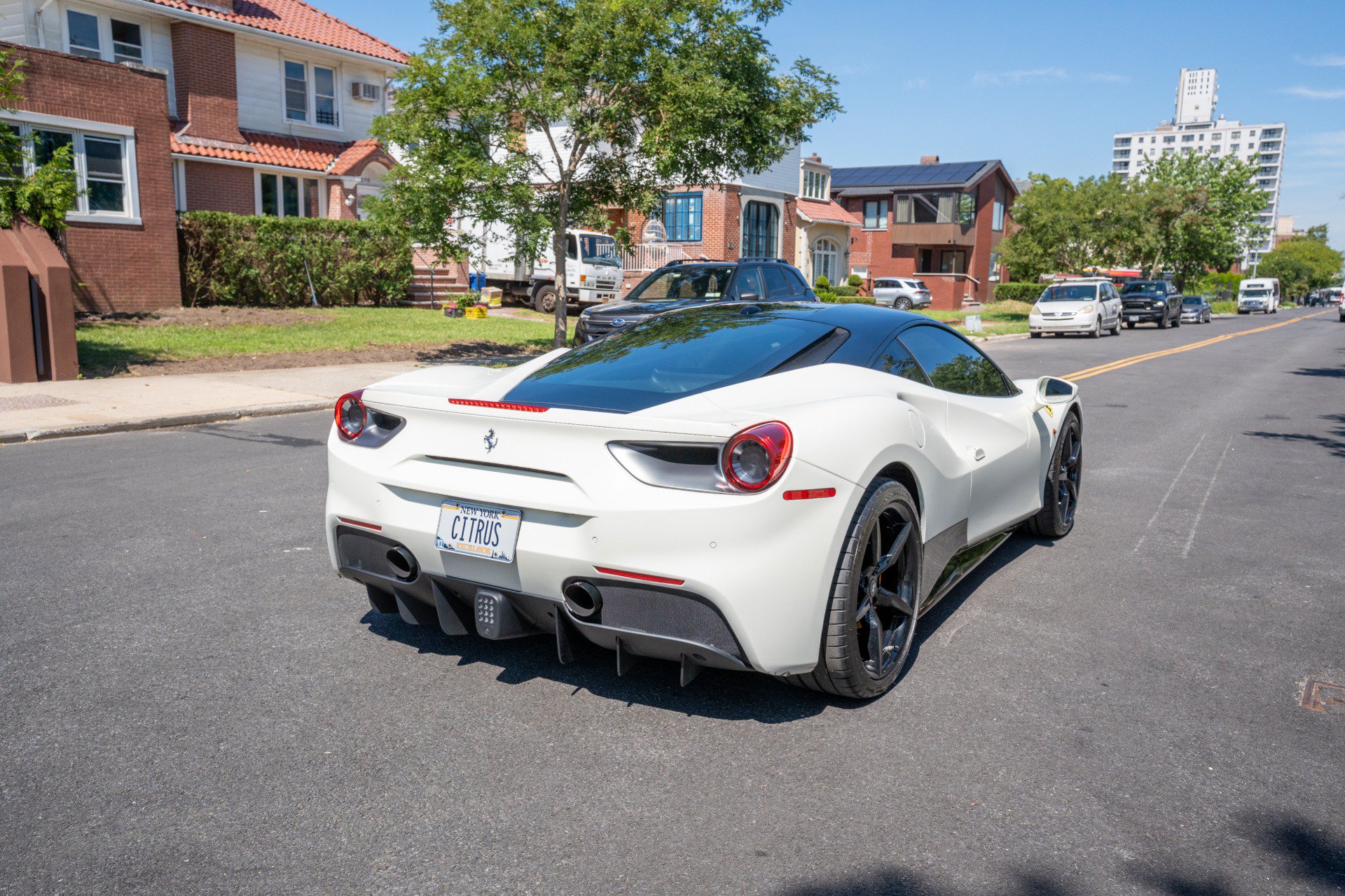 Used 2018 Ferrari 488 GTB RWD image 7