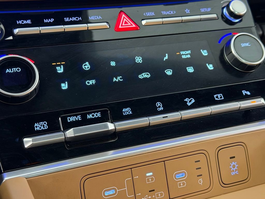 Used 2025 Hyundai Santa Fe Limited image 20