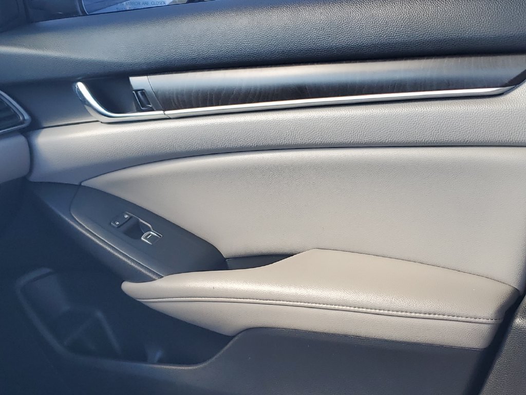 Used 2019 Honda Accord EX image 13