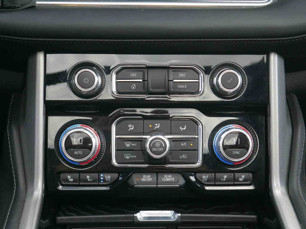 Used 2024 GMC Yukon XL Denali AWD/4WD image 8