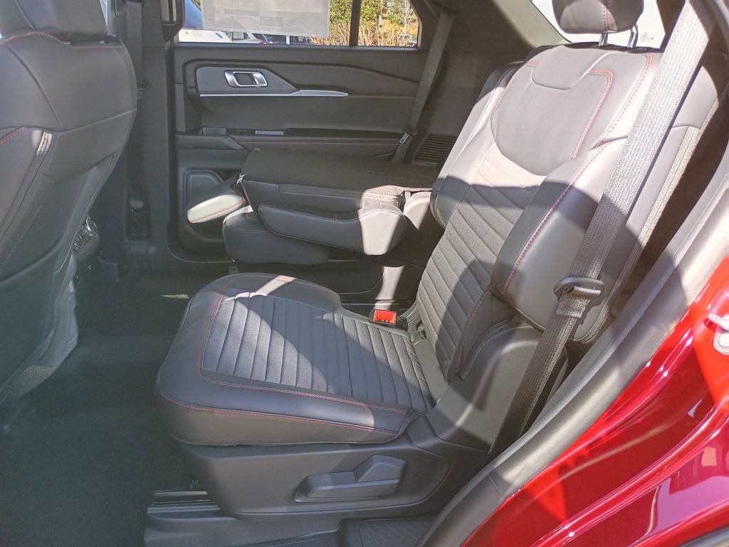 New 2026 Ford Explorer ST-Line w/ ST-Line Street Pack image 9