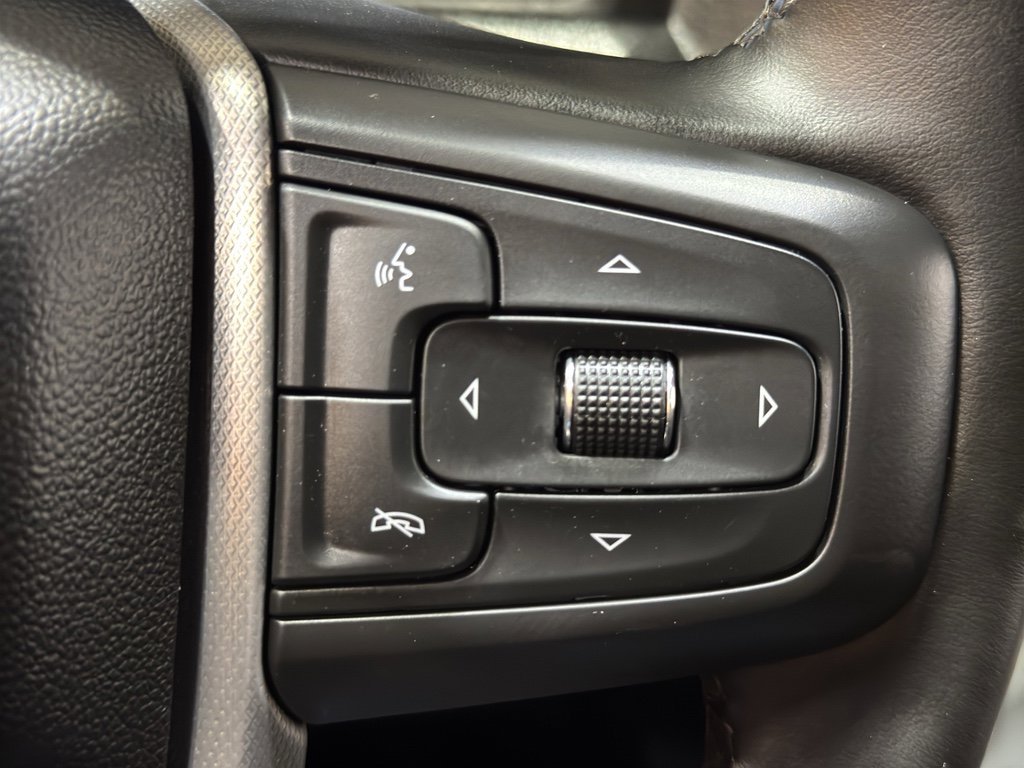 Used 2024 GMC Yukon XL Denali image 30