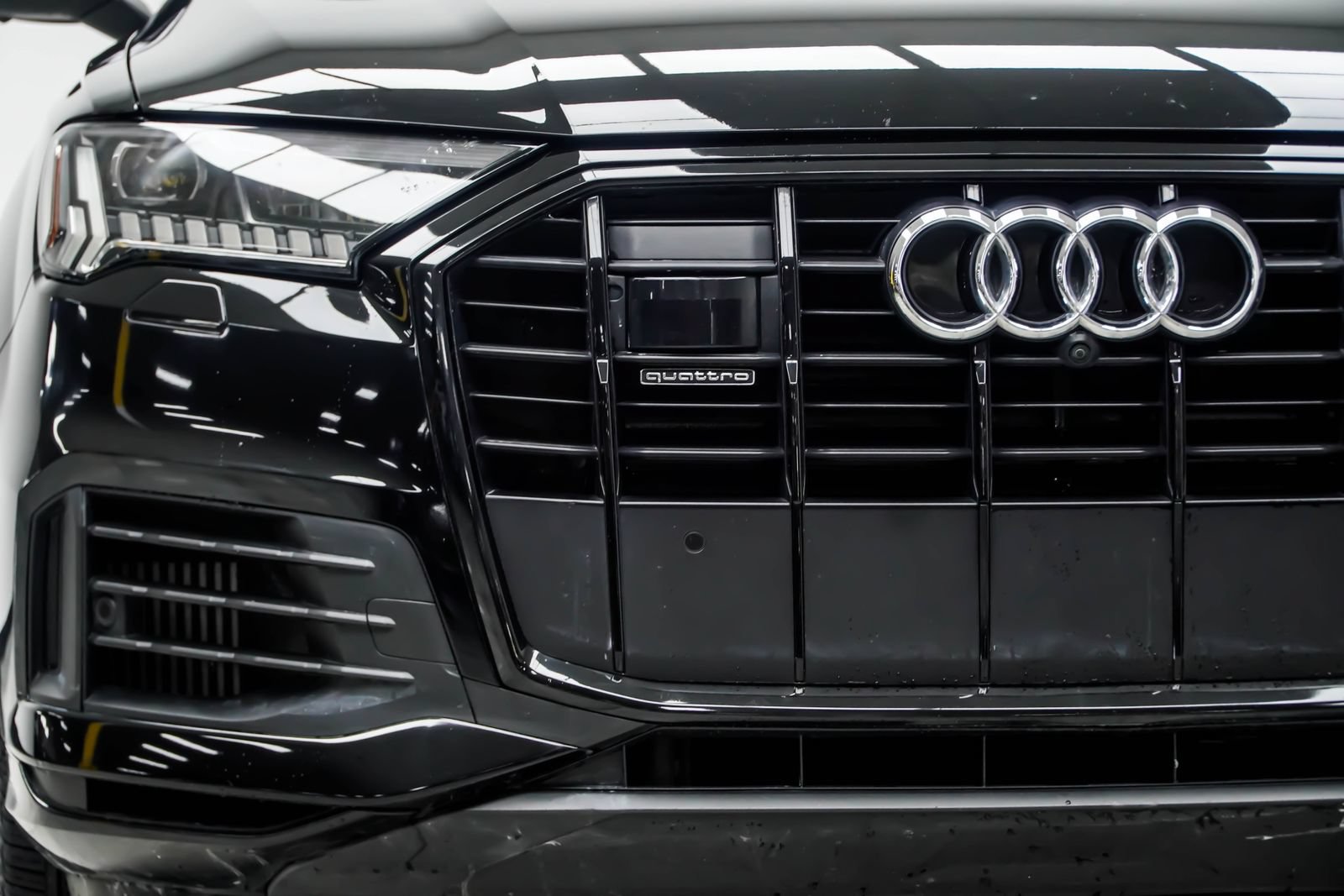 Used 2024 Audi Q7 3.0T Prestige AWD/4WD image 12
