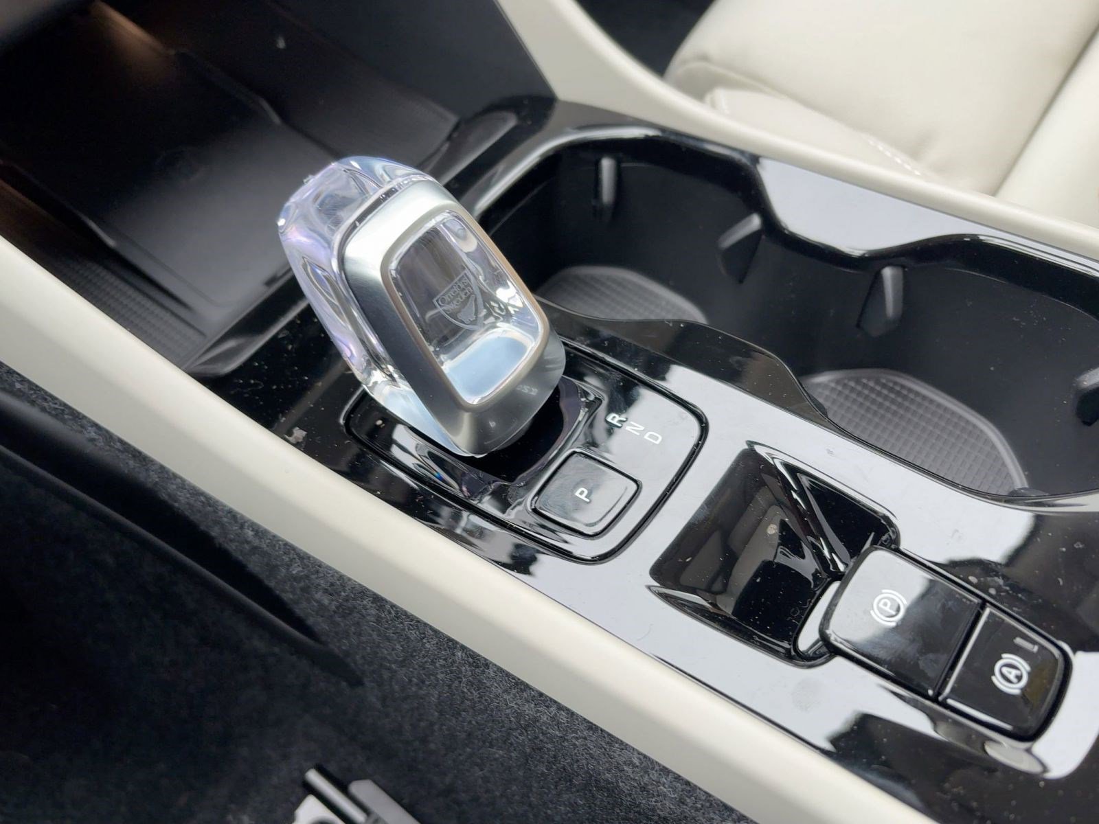 New 2026 Volvo XC40 B5 Ultra w/ Climate Package image 16