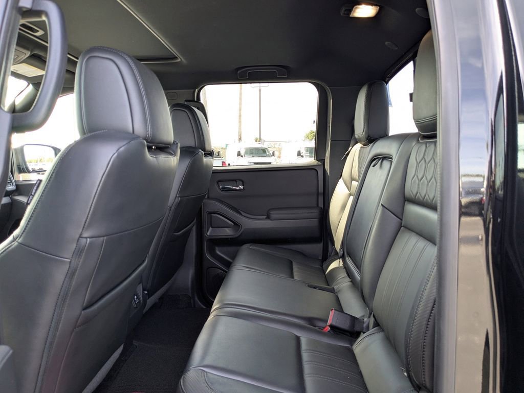 Used 2022 Nissan Frontier PRO-4X image 14