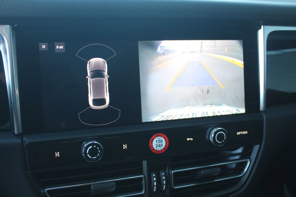 Certified 2025 Porsche Macan image 22