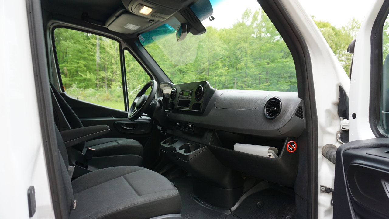 Used 2019 Mercedes-Benz Sprinter 1500 image 13