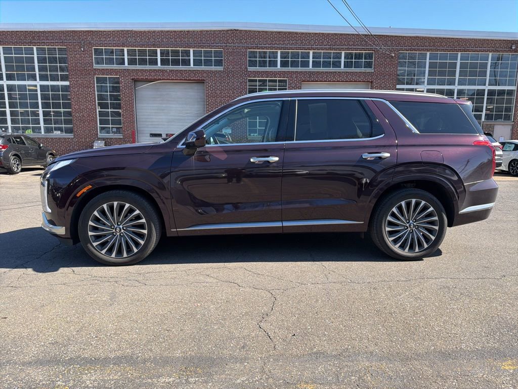 Used 2024 Hyundai Palisade Calligraphy image 4