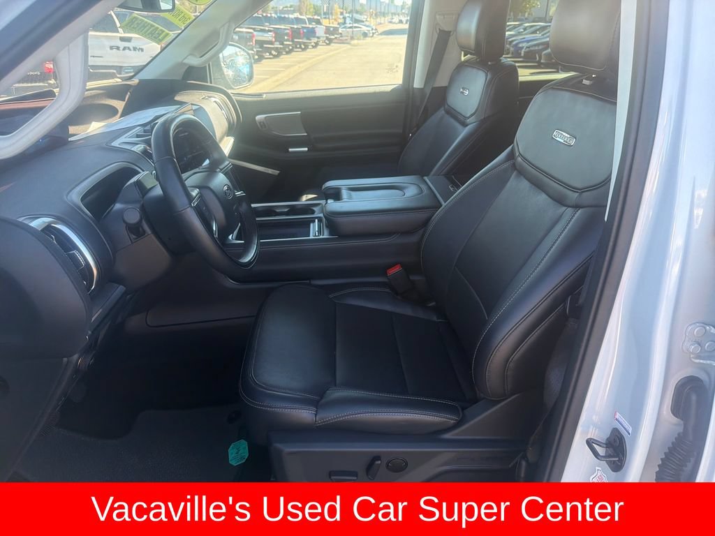 Used 2025 Ford Expedition Platinum AWD/4WD image 9