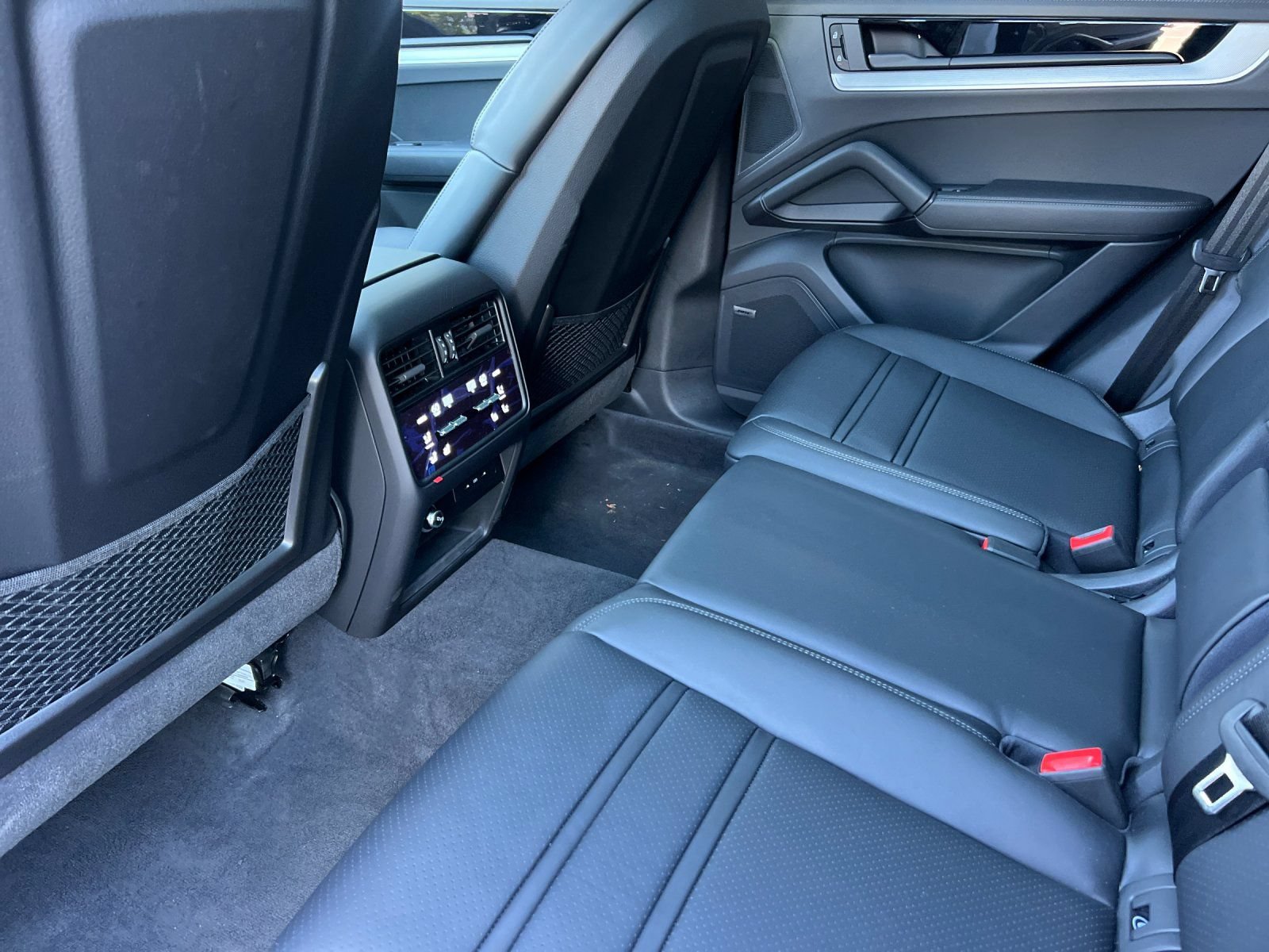 New 2025 Porsche Cayenne S AWD/4WD image 13