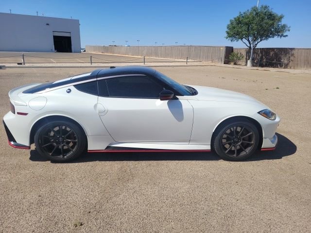 Certified 2025 Nissan Z NISMO w/ Floor Mat Package RWD image 5