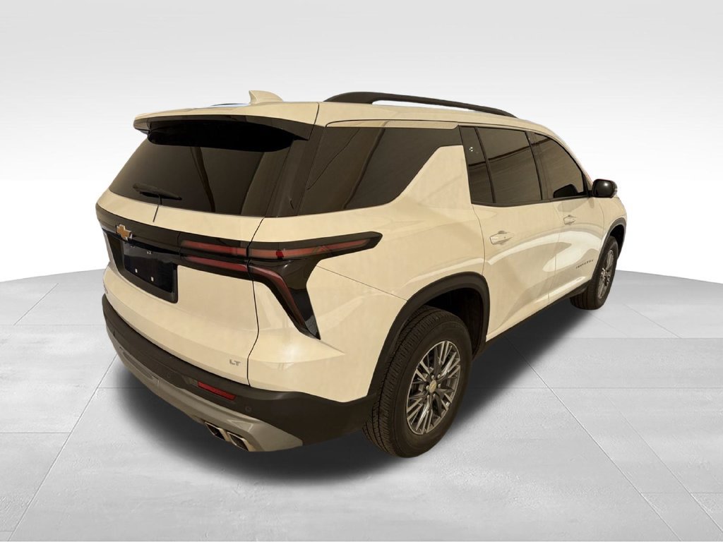 Used 2024 Chevrolet Traverse LT w/ Trailering Package FWD image 6
