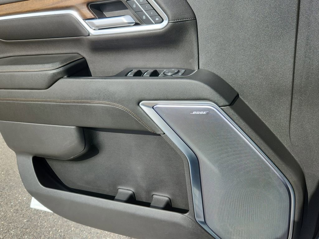 Used 2024 Chevrolet Silverado 2500 High Country w/ Technology Package image 9