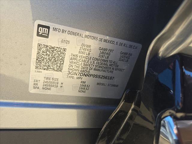 Used 2025 Chevrolet Equinox EV LT FWD image 23