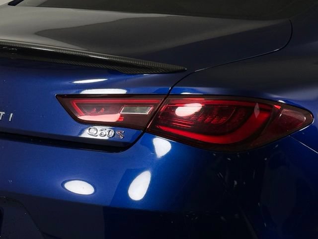Used 2017 INFINITI Q60 Red Sport 400 RWD image 12