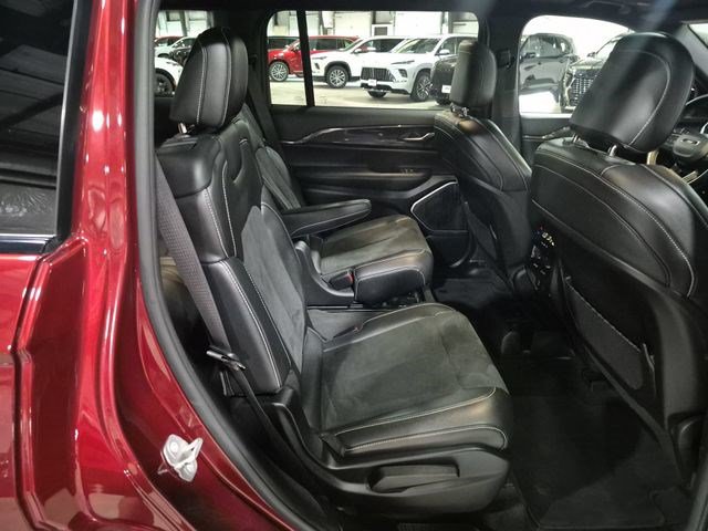Used 2021 Jeep Grand Cherokee L Laredo AWD/4WD image 28