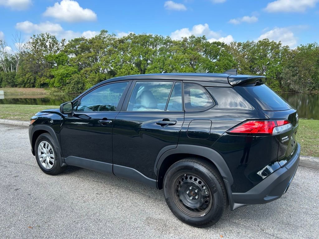 Used 2025 Toyota Corolla Cross L image 3