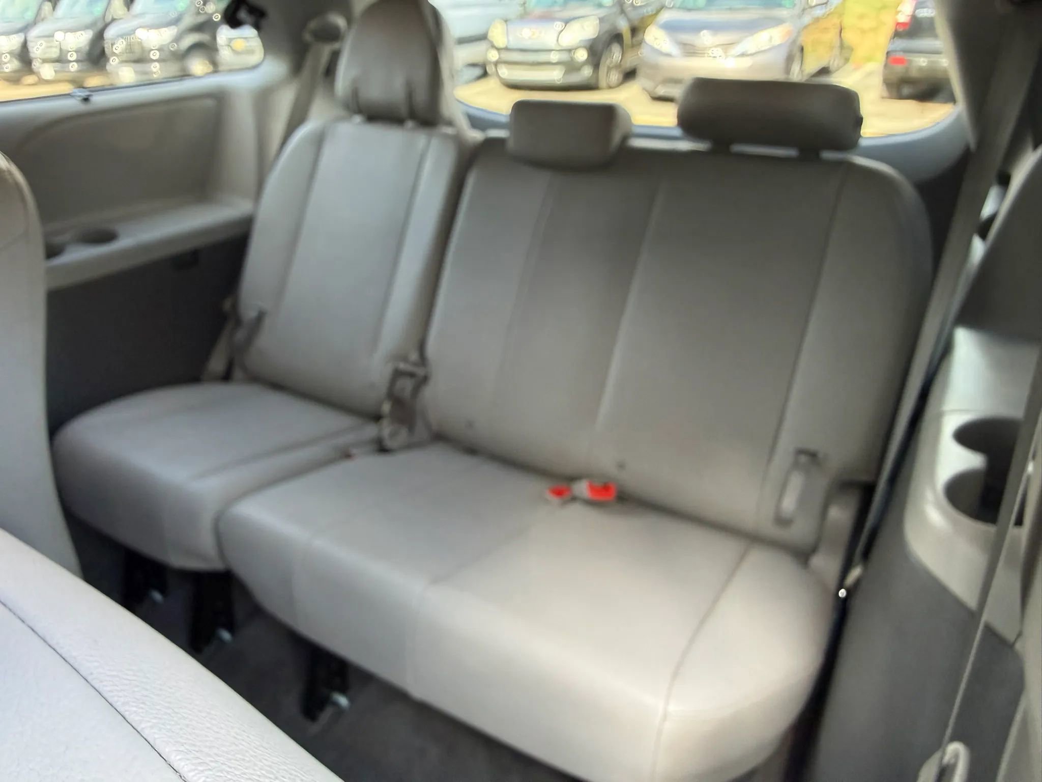 Used 2015 Toyota Sienna XLE image 25