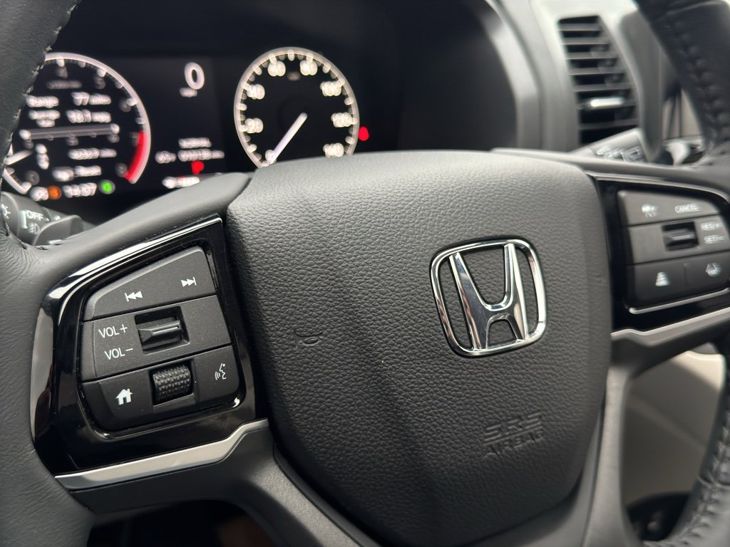 Used 2025 Honda Odyssey EX-L image 32