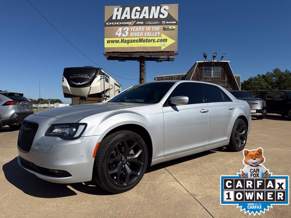 Certified 2023 Chrysler 300 S RWD image 1