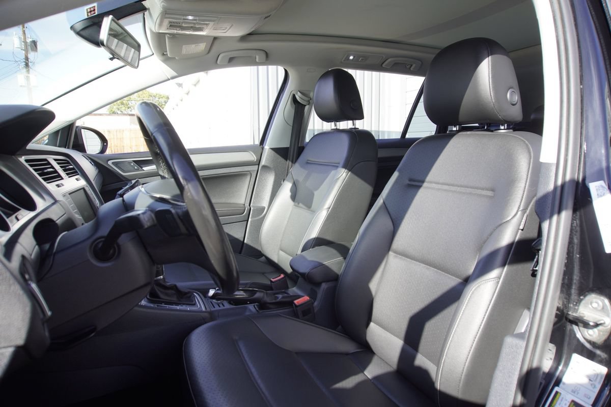 Used 2016 Volkswagen Golf Limited Edition FWD image 10