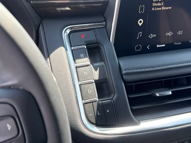 Used 2023 GMC Yukon XL SLE AWD/4WD image 17