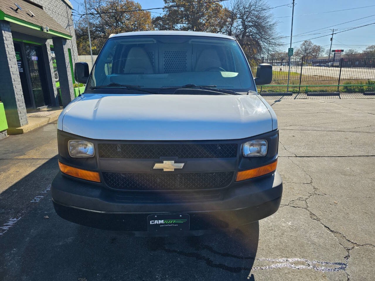 Used 2015 Chevrolet Express 2500 Extended RWD image 4