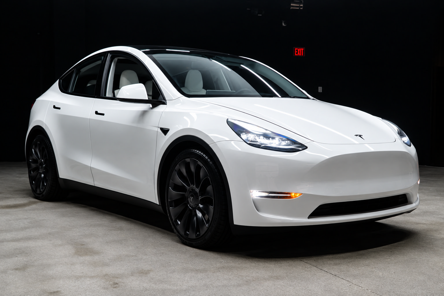 Used 2021 Tesla Model Y Performance AWD/4WD image 4