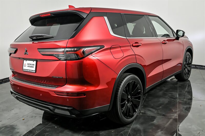 New 2026 Mitsubishi Outlander LE FWD image 9