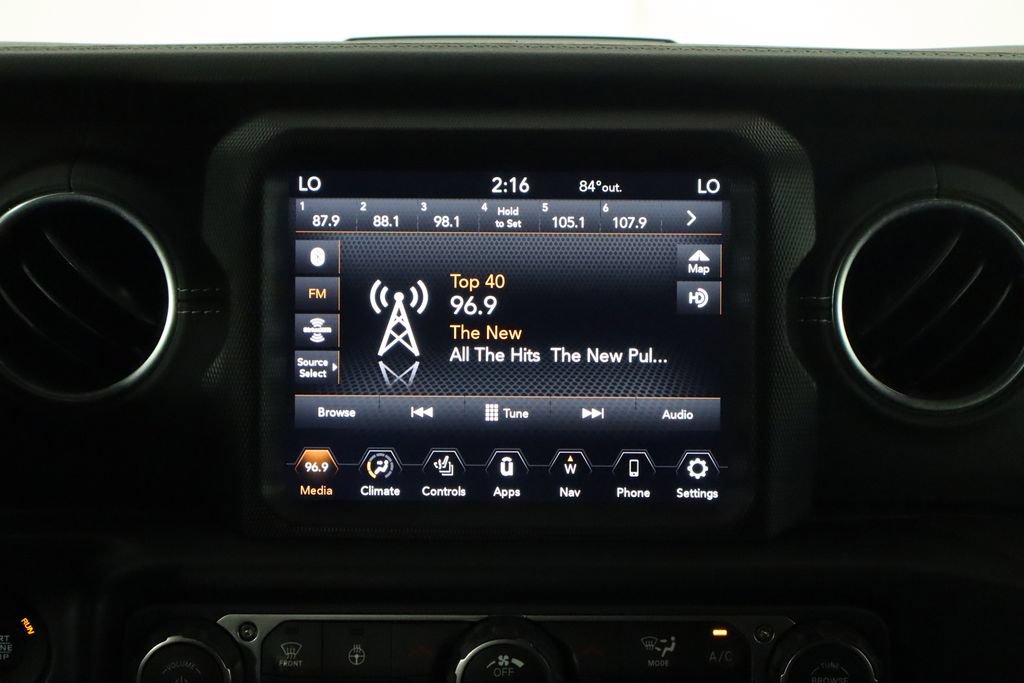 Used 2023 Jeep Wrangler Unlimited Sahara w/ Cold Weather Group AWD/4WD image 25