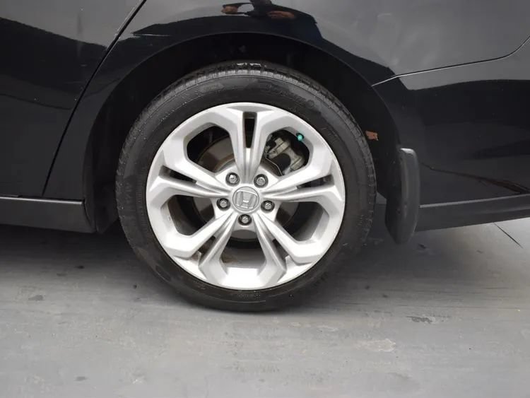 Used 2025 Honda Accord LX image 33