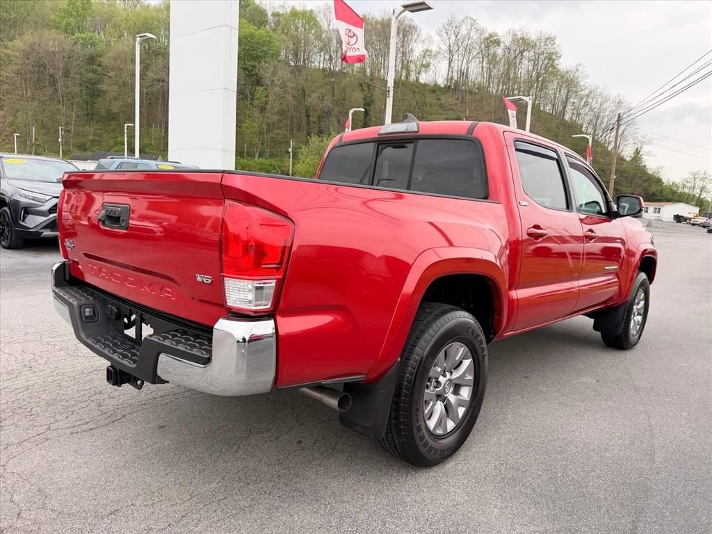 Used 2017 Toyota Tacoma SR5 w/ Tow Package AWD/4WD image 4