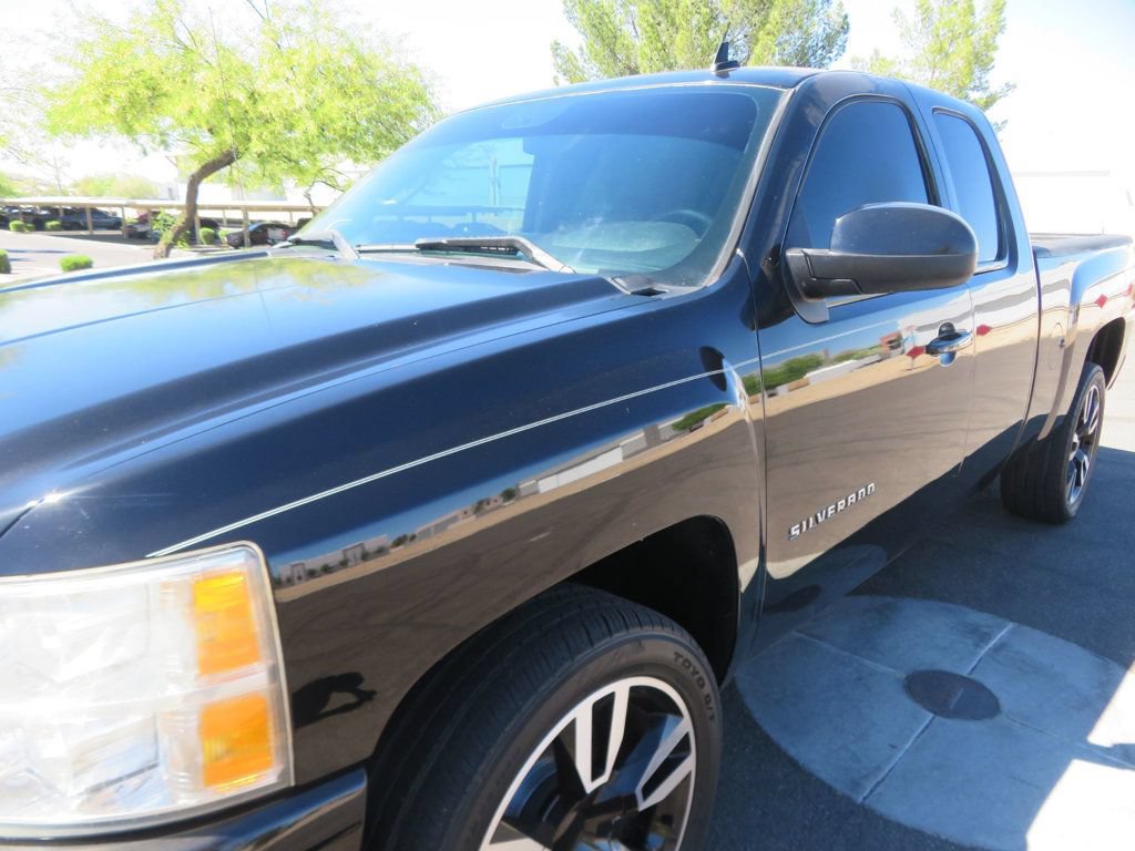 Used 2013 Chevrolet Silverado 1500 LT w/ All-Star Edition RWD image 8