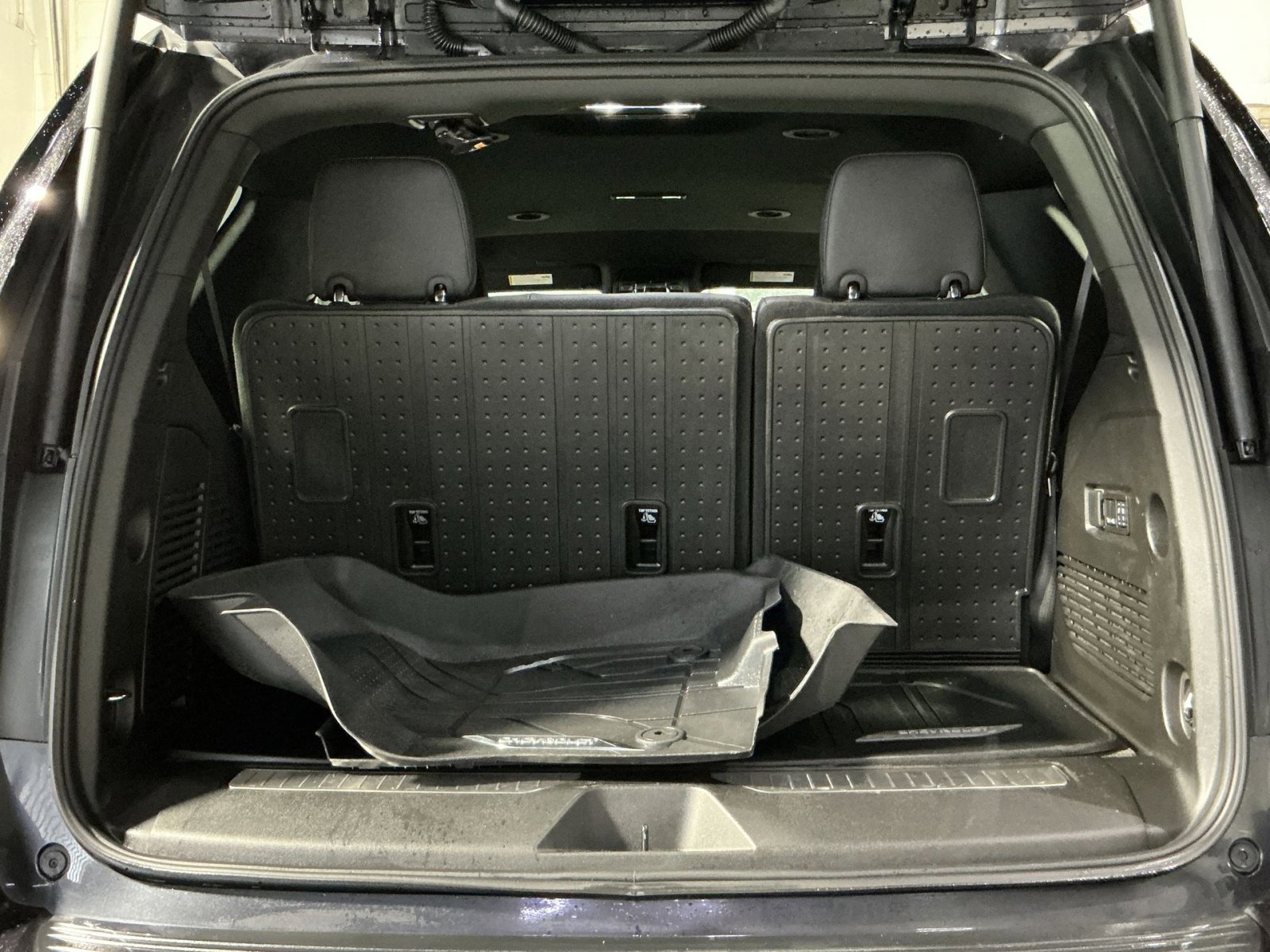 Used 2026 Chevrolet Tahoe RST w/ Comfort Package image 33