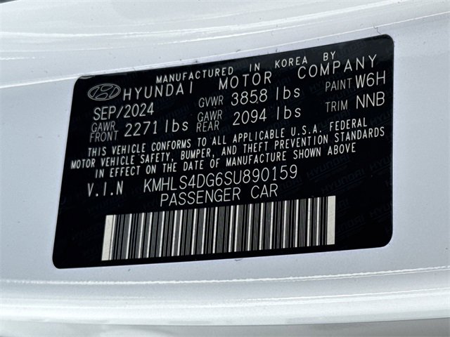 Certified 2025 Hyundai Elantra SEL image 33