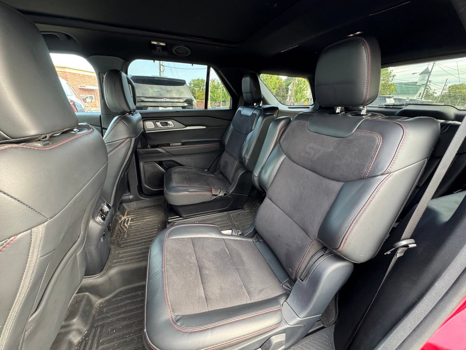 Used 2025 Ford Explorer ST AWD/4WD image 23