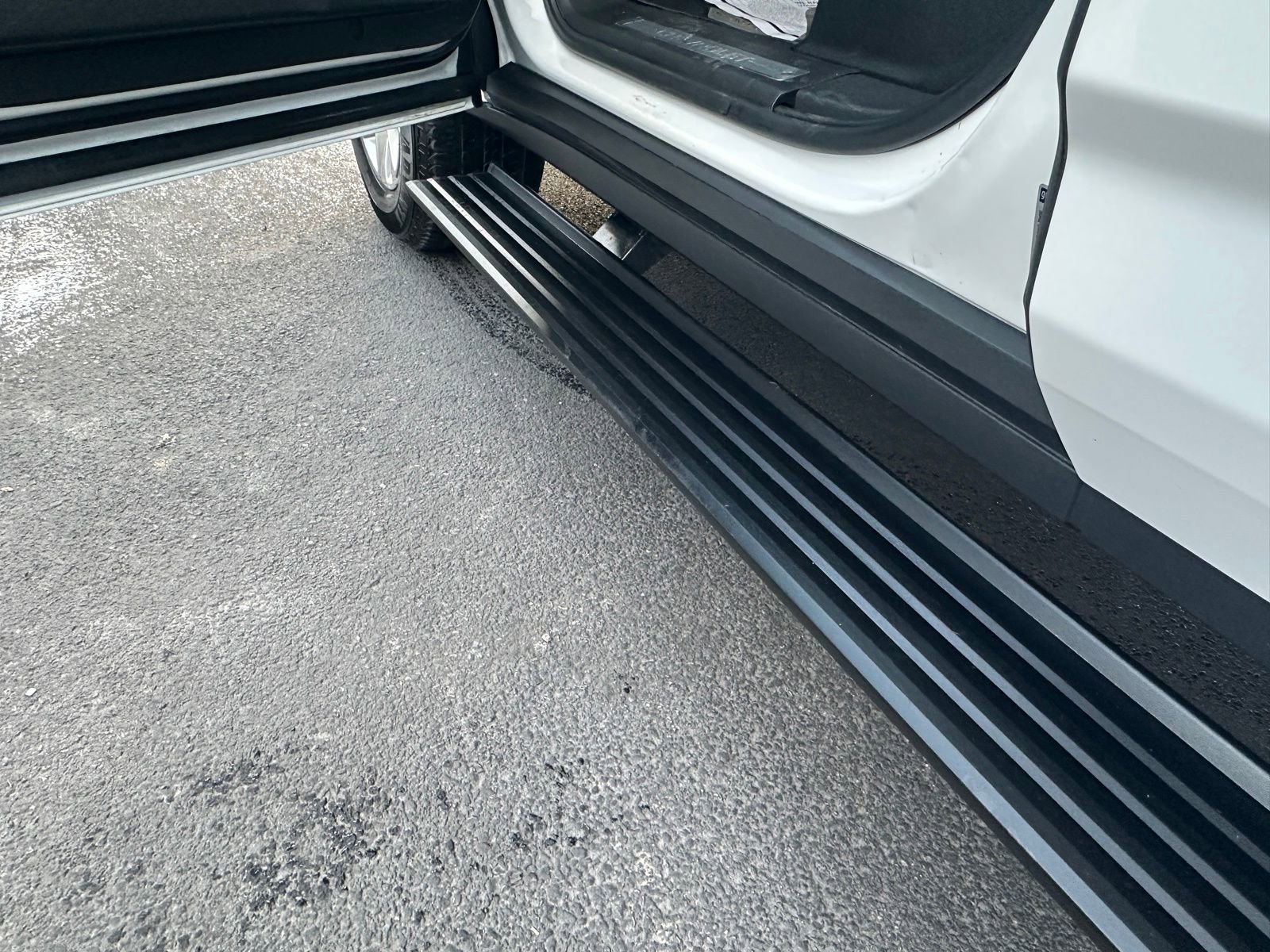 Used 2023 Chevrolet Suburban Premier w/ Max Trailering Package image 10