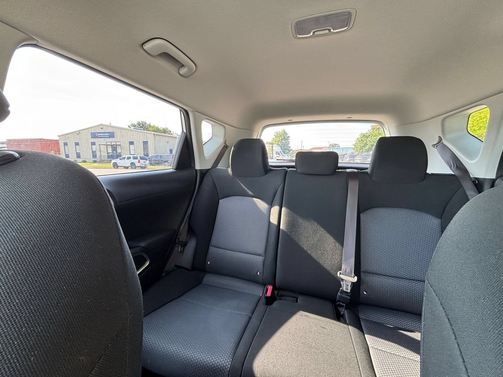 Used 2025 Kia Soul LX w/ LX Technology Package FWD image 32