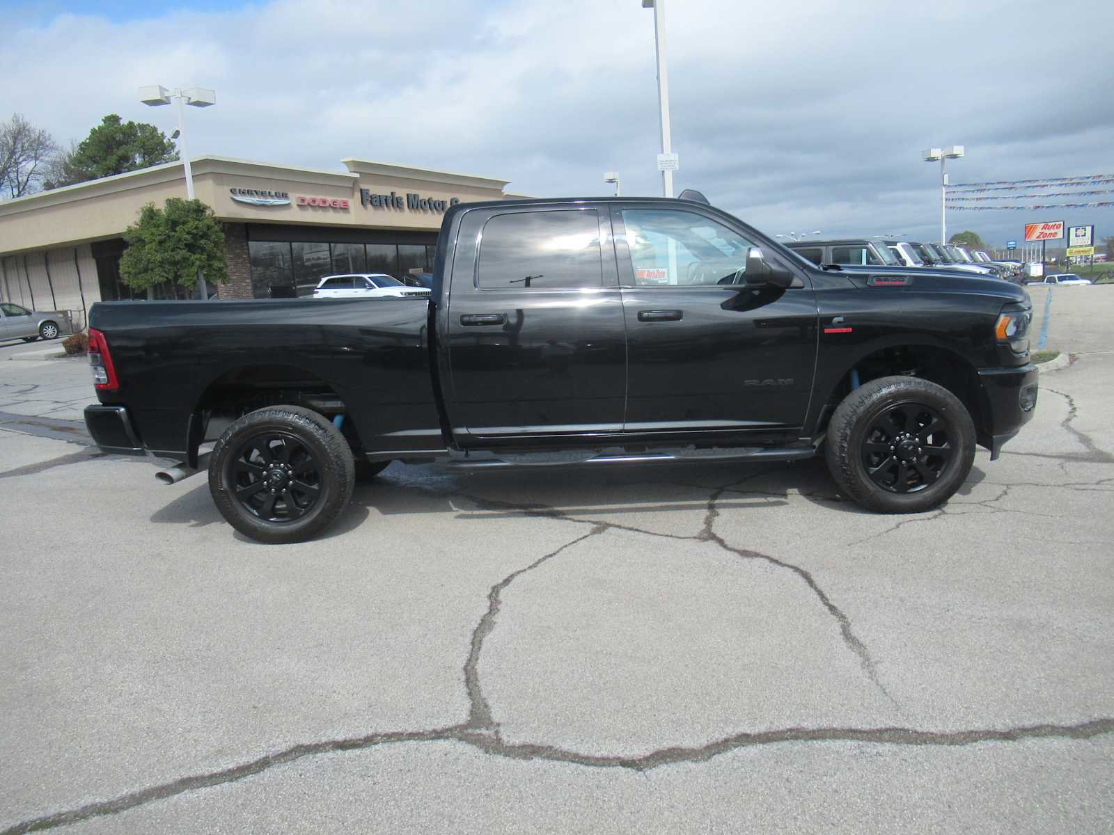 Used 2019 RAM 2500 Big Horn w/ Black Appearance Package image 9