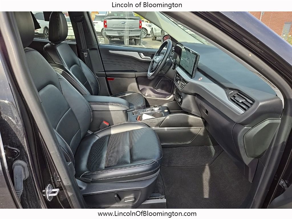 Used 2024 Ford Escape Platinum image 50