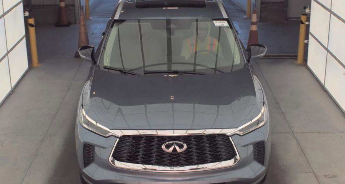 Certified 2023 INFINITI QX60 Sensory w/ Vision Package AWD/4WD image 3