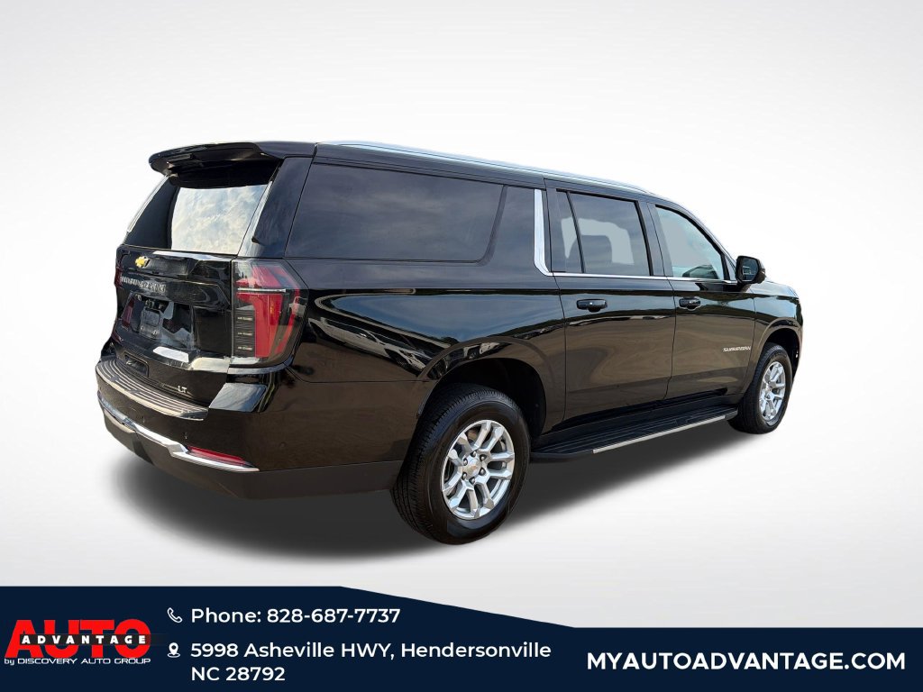 Used 2025 Chevrolet Suburban LT AWD/4WD image 3