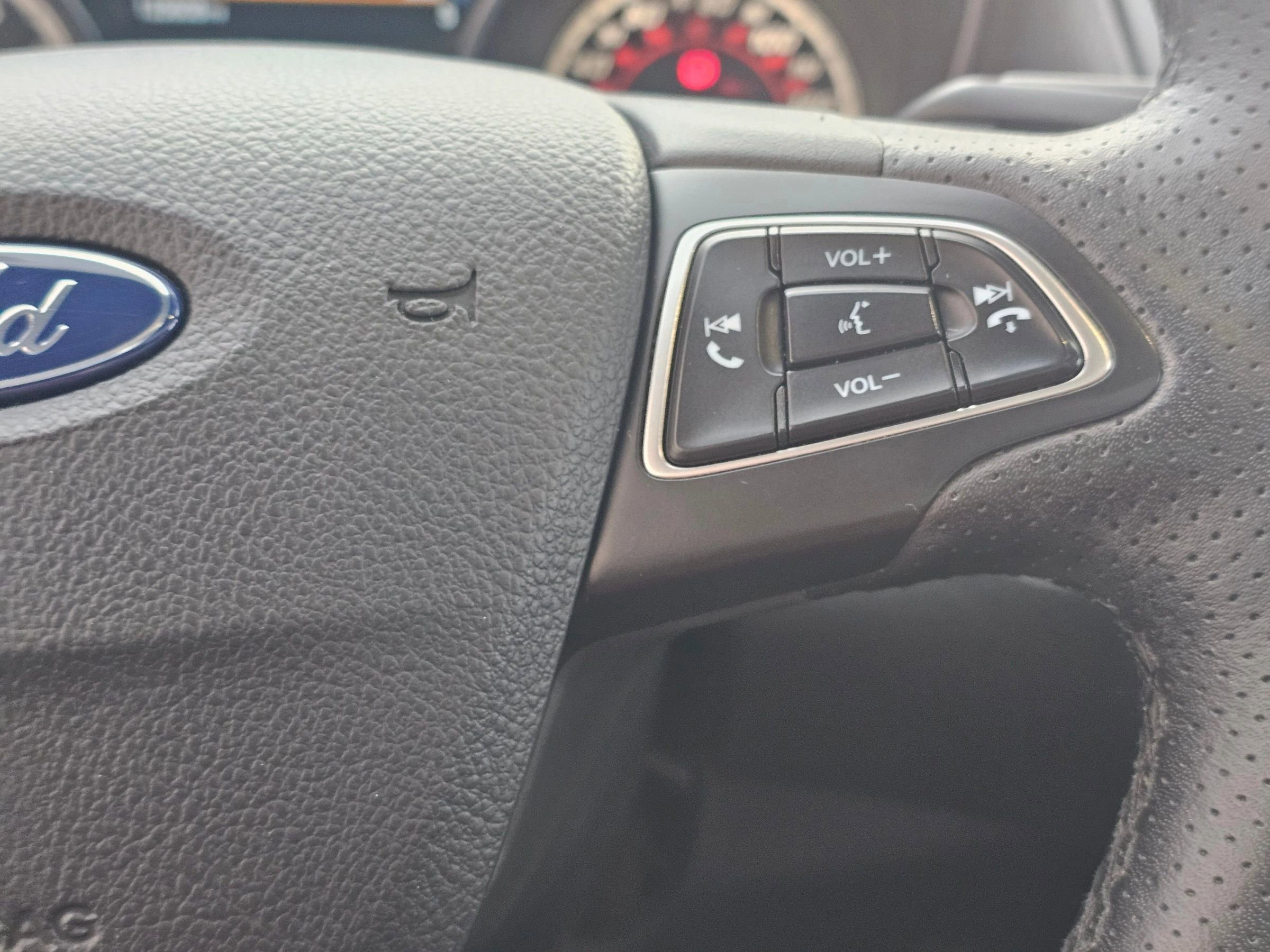 Used 2017 Ford Focus ST image 25