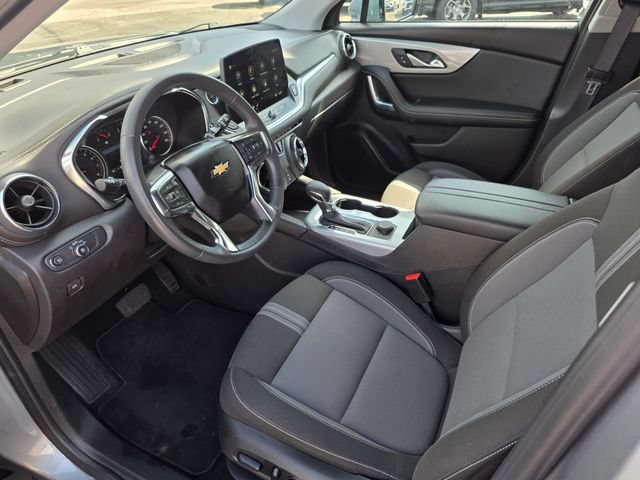 Used 2025 Chevrolet Blazer LT AWD/4WD image 19