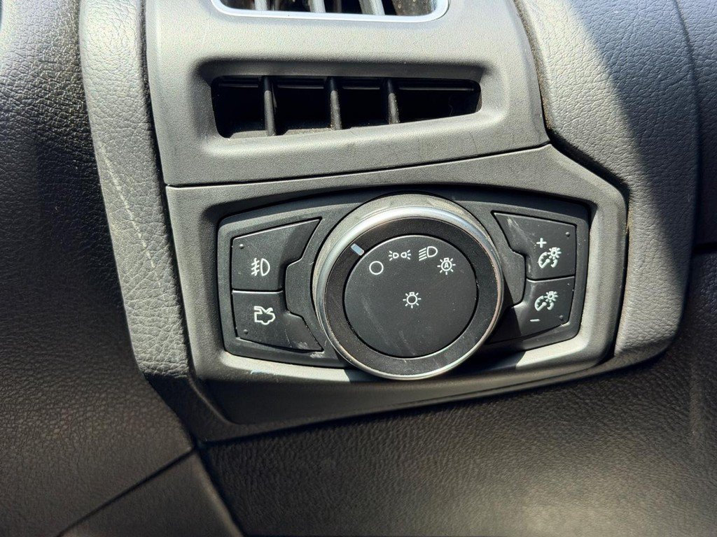 Used 2015 Ford Focus Titanium FWD image 16